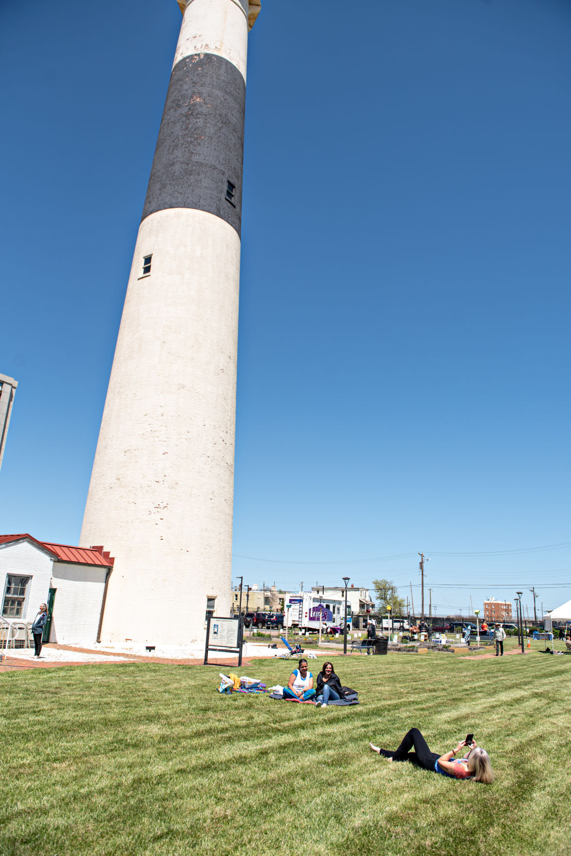 050221_gal_lighthouse